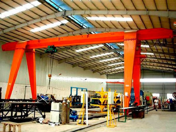 在下雨天 使用起重機時需要注意什么呢？